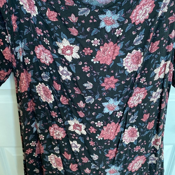 BNWT Floral Dress 🌸 - Picture 2 of 8